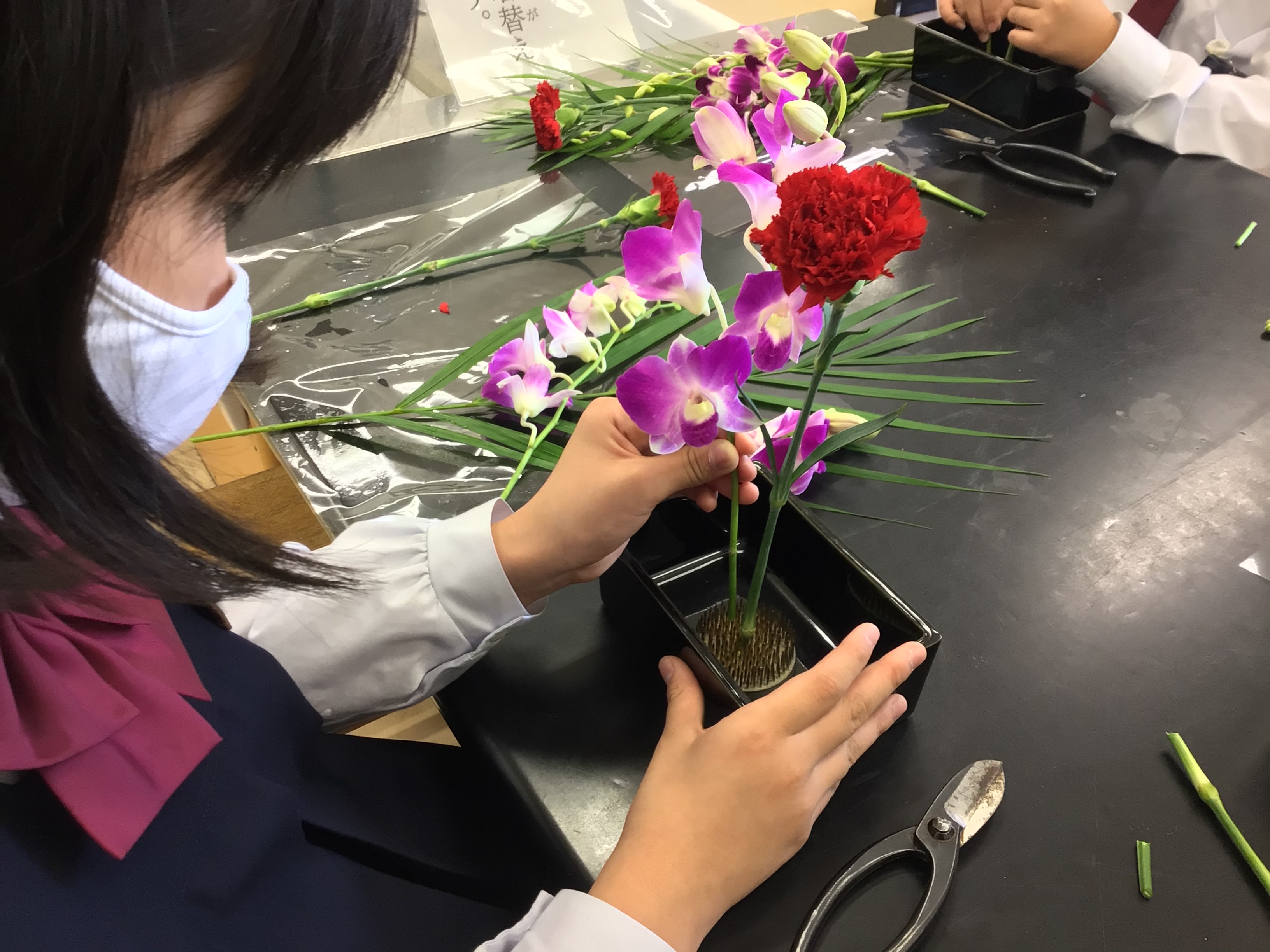 ４年生礼法 花を生ける お知らせ 城南学園小学校