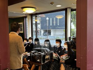 ミスタードーナツの店舗にて、お店の経営を学びました。