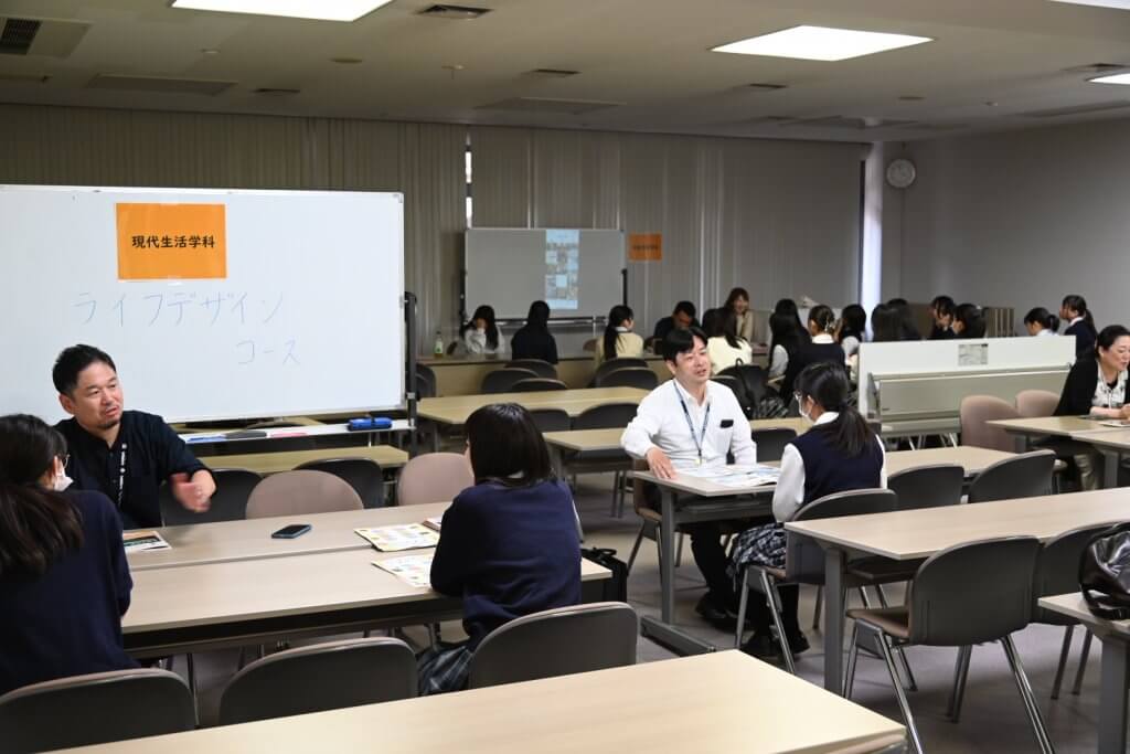 高３進学相談会（大阪総合保育大学短大部）