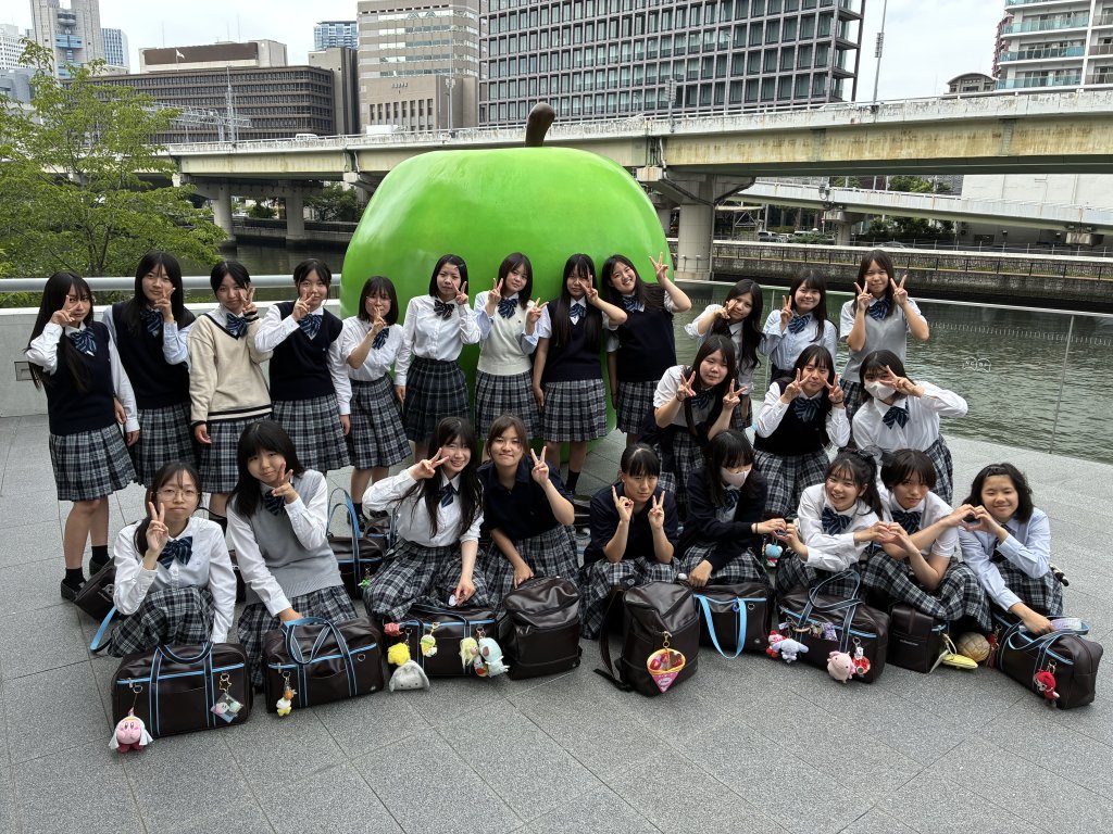 高1幼児教育コース こども本の森見学会